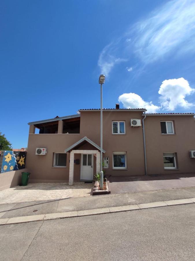 Apartmani Amans Pula Exteriér fotografie